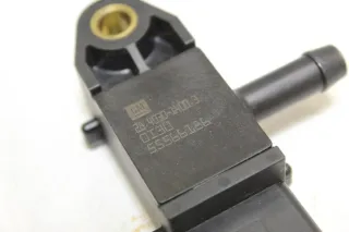 Opel Corsa D Meriva B 1,3 Ladedrucksensor Abgas Druck Sensor A13DTE 55566186 - Bild 2