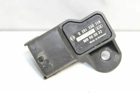 Background image for Smart Forfour W454 1,1 Ladrucksensor Sensor Ladedruck 0261230118