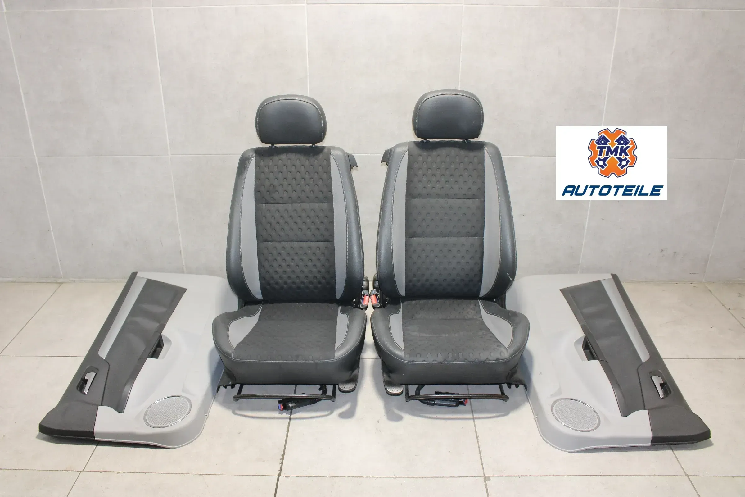 Opel Tigra B Sitzausstattung Sitz Teilleder Teilledersitze Rechts Links XXYW - Bild 1